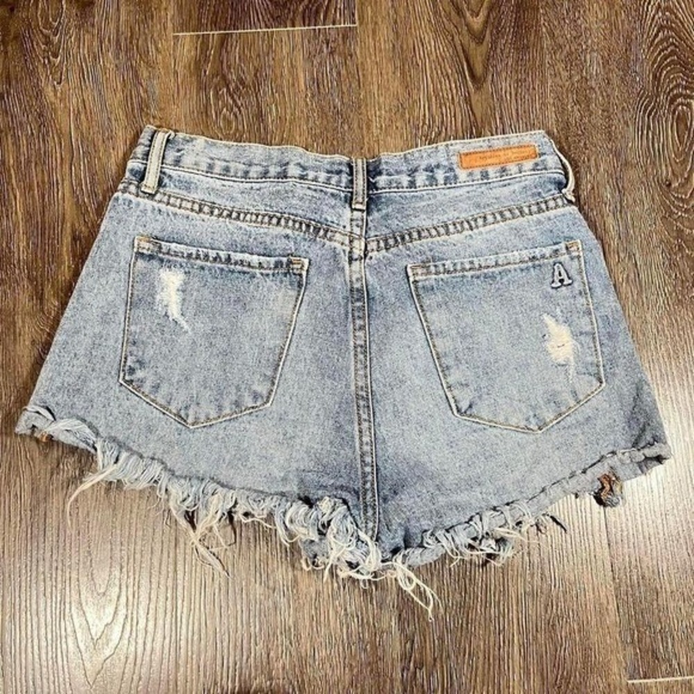 Articles of Society Distressed Denim Shorts Light Wash Frayed Cut Off Size 25